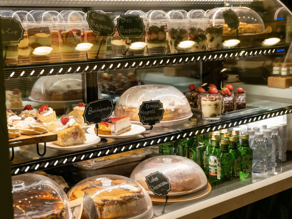 Vitrine réfrigérée ou comptoir réfrigéré : quel choix pour votre établissement ?